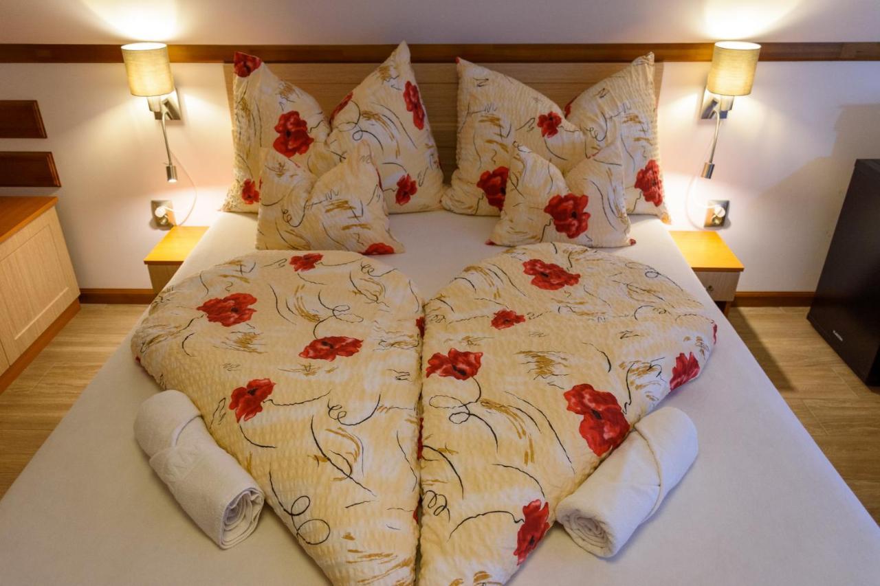 Tulipan Vendeghaz Otel Orvenyes Dış mekan fotoğraf