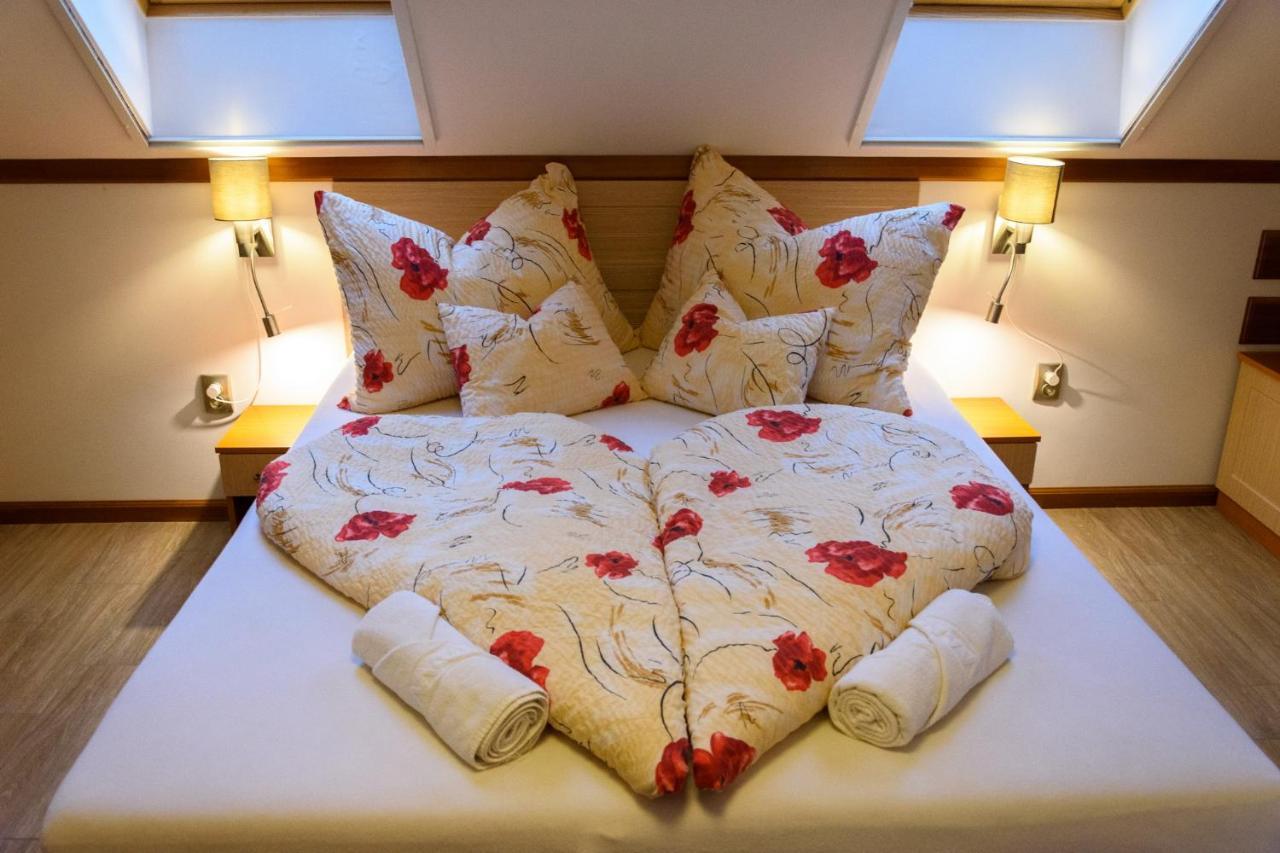 Tulipan Vendeghaz Otel Orvenyes Dış mekan fotoğraf